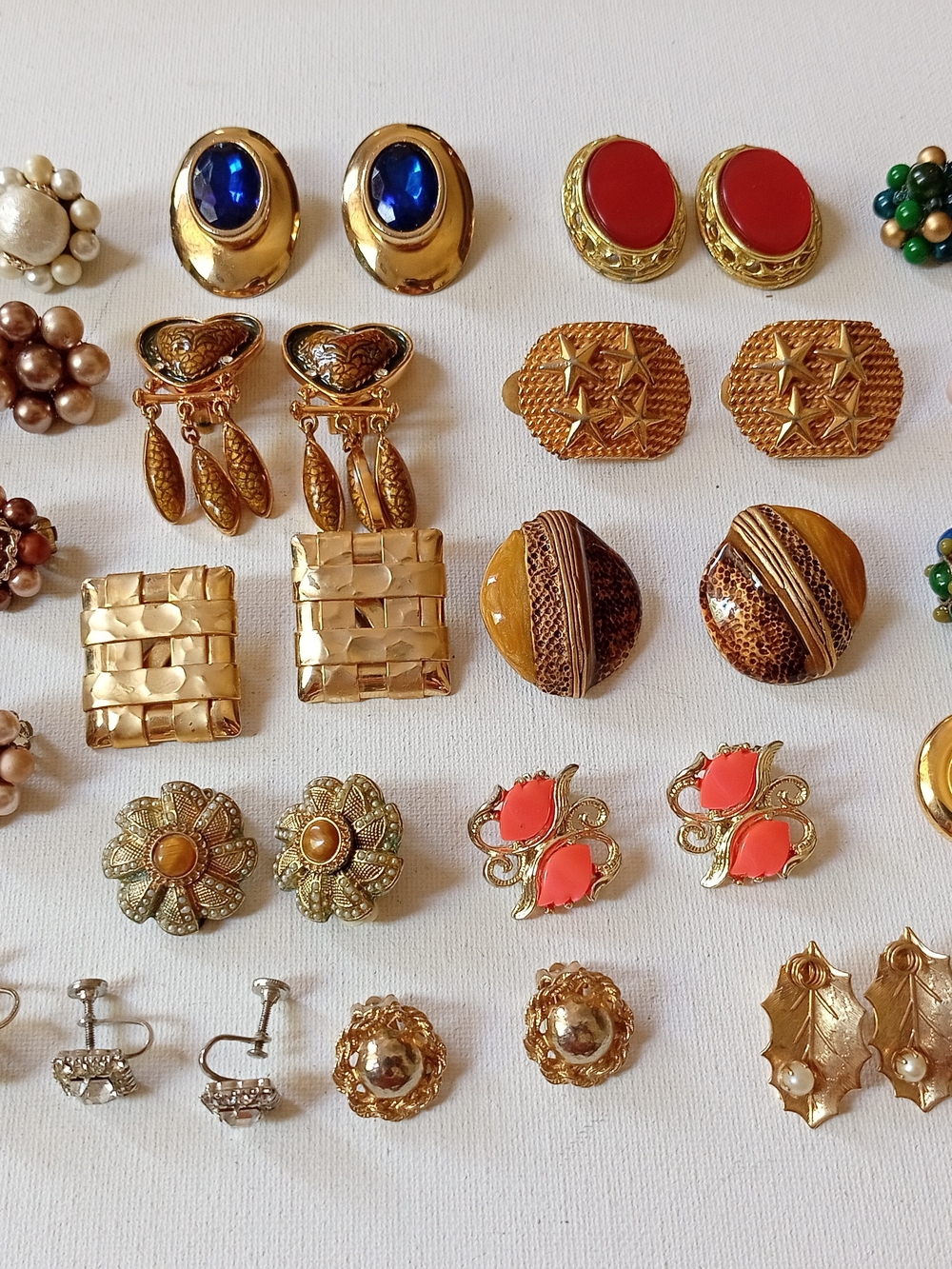 Gold-Tone Vintage Clip-ons Earrings Bundle